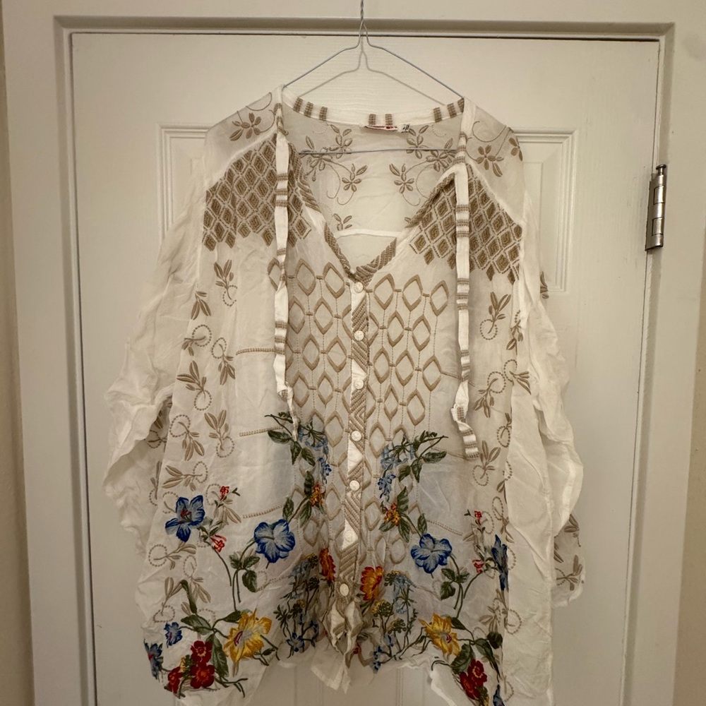 Johnny Was White Floral Embroidered Top